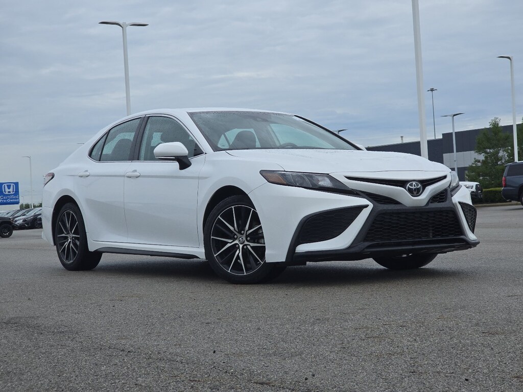 Used 2023 Toyota Camry SE SE Auto