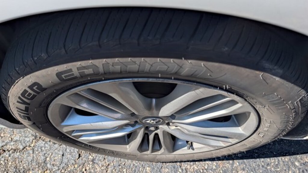 Used 2016 Toyota Camry SE Sedan