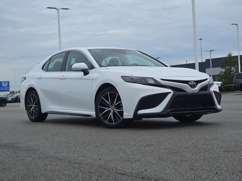 Used 2023 Toyota Camry SE SE Auto