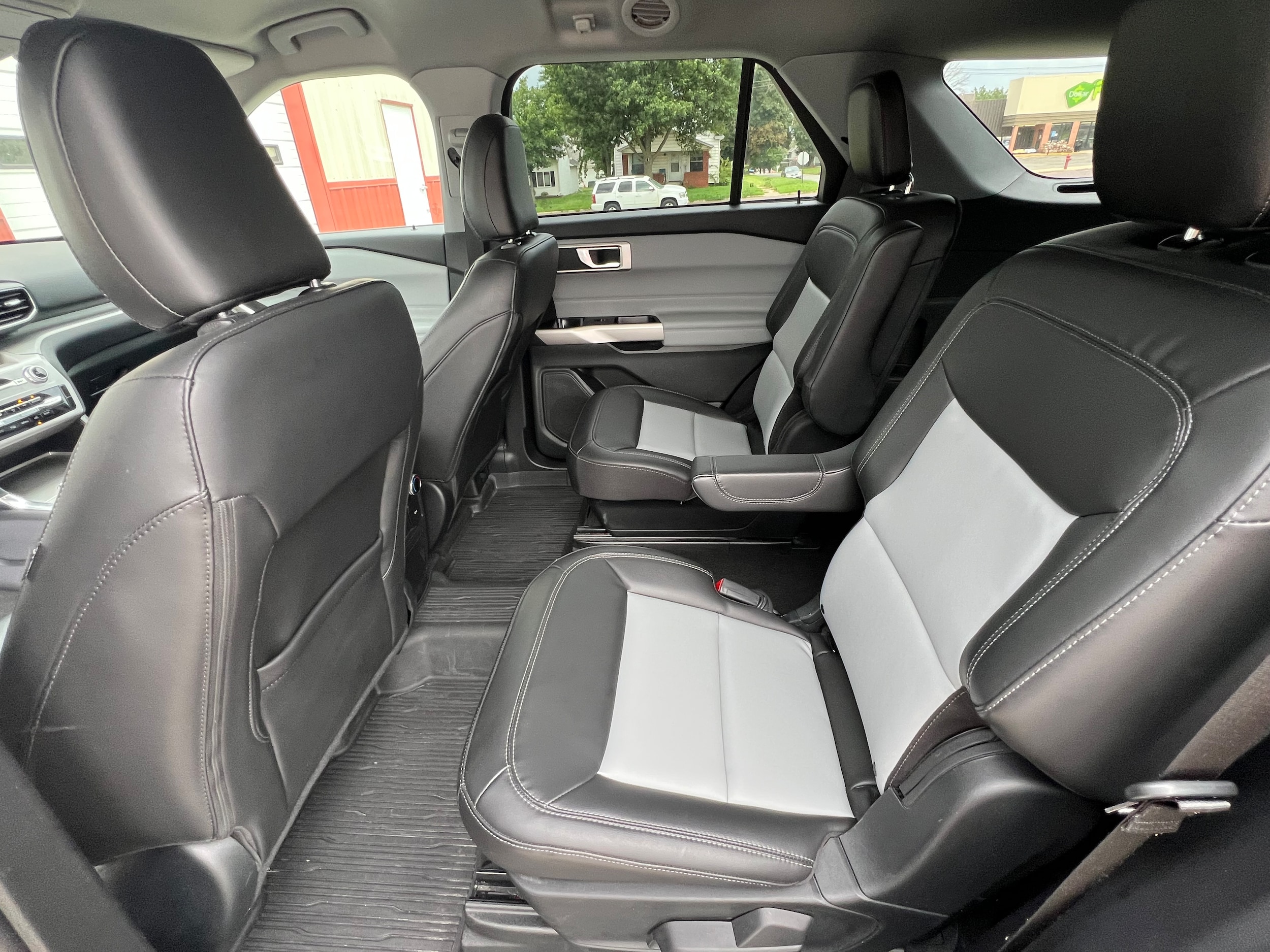 2023 Ford Explorer XLT - Photo 11