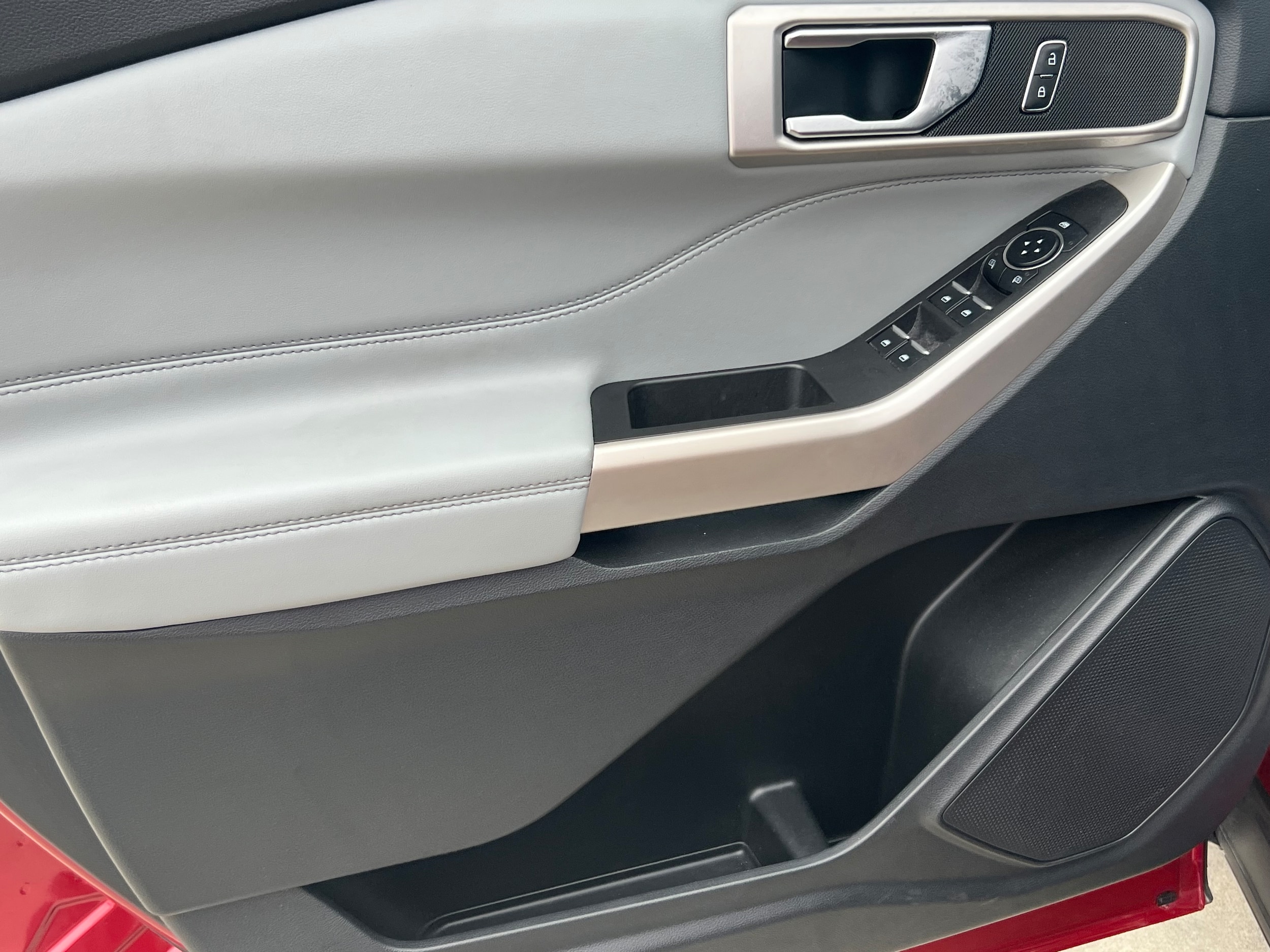 2023 Ford Explorer XLT - Photo 13