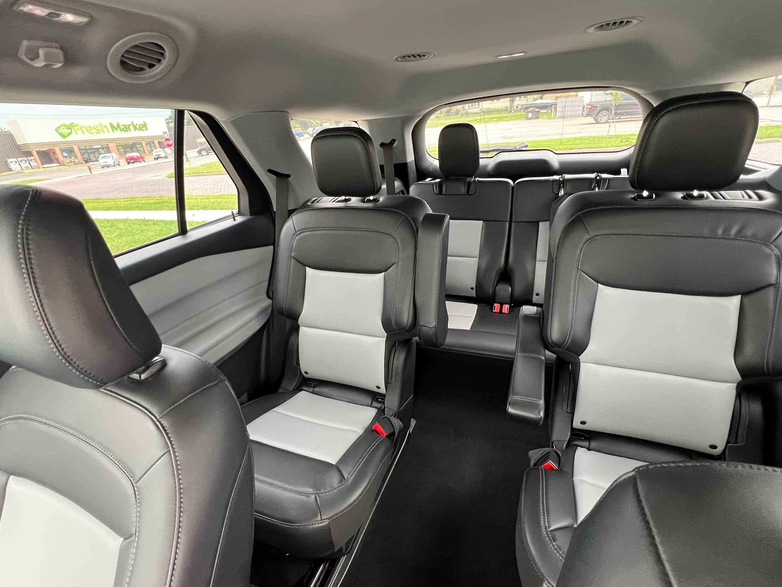 2023 Ford Explorer XLT - Photo 10