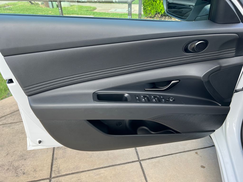 2026 Hyundai Elantra SEL Sport - Photo 16