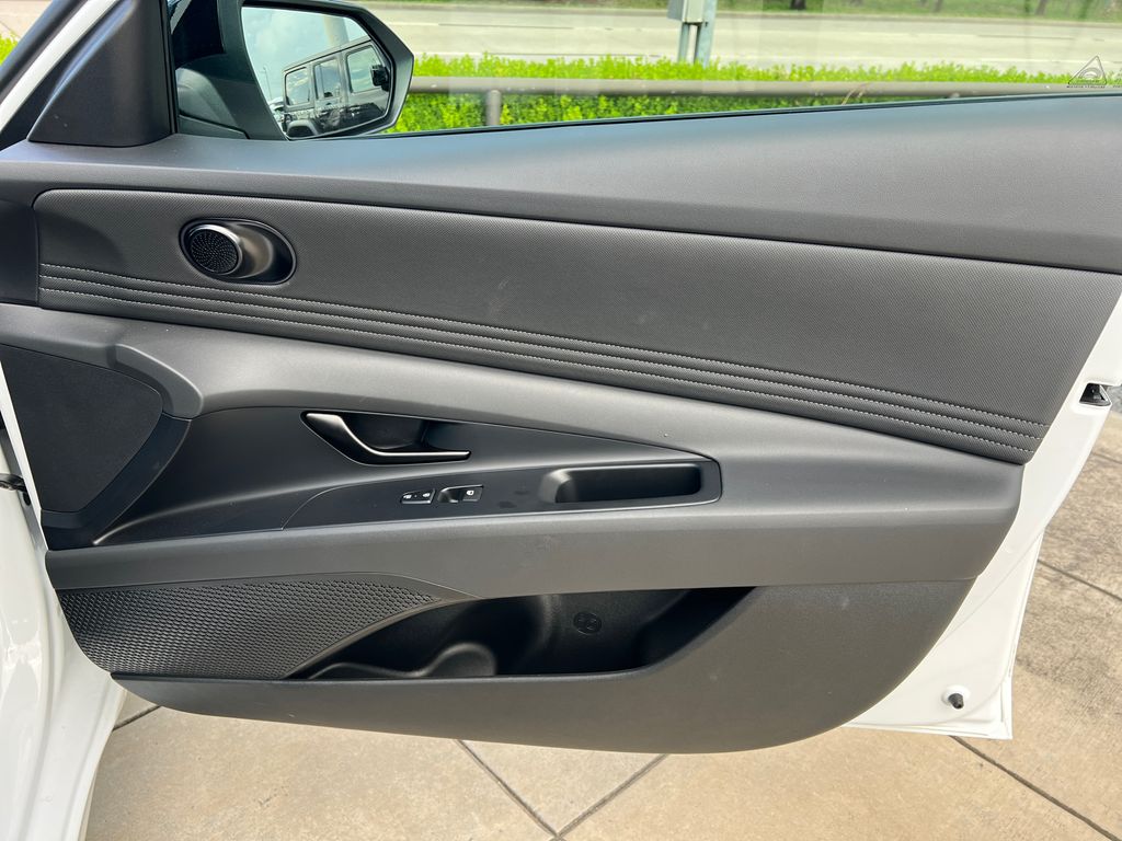 2026 Hyundai Elantra SEL Sport - Photo 6