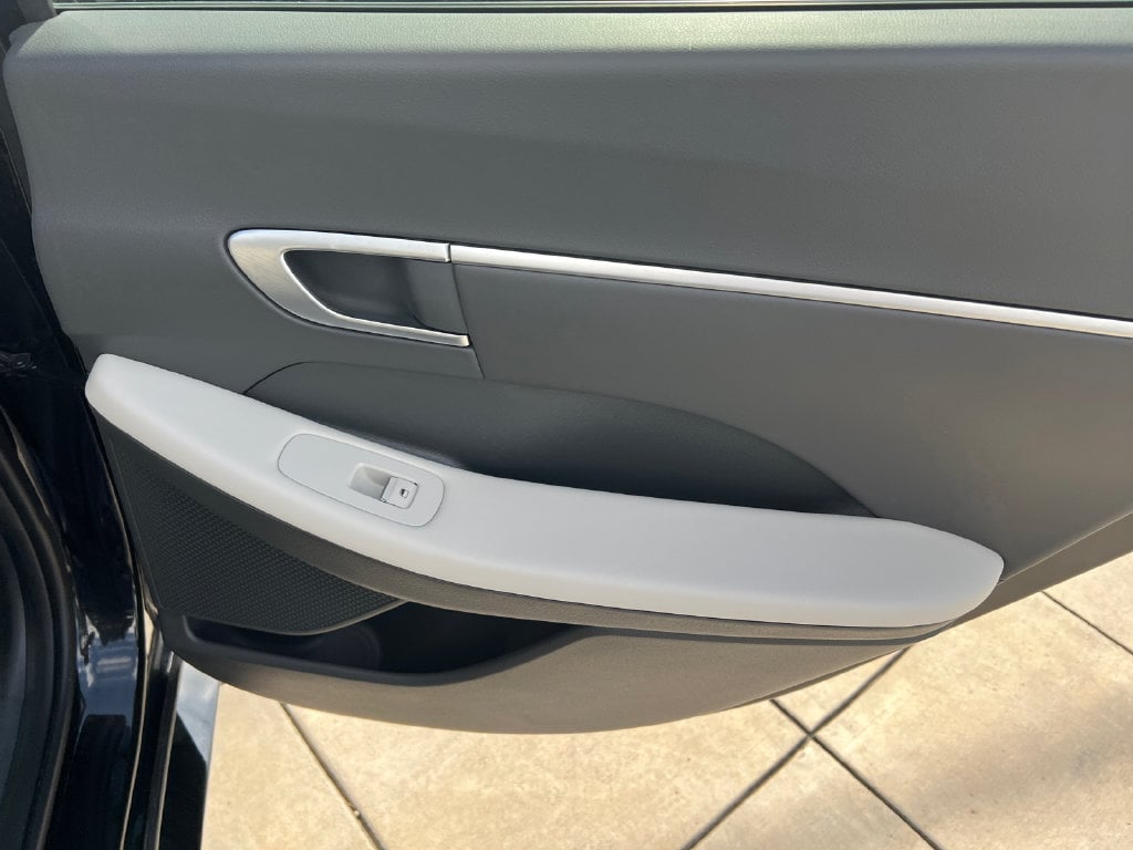 2025 Hyundai Sonata SEL - Photo 9
