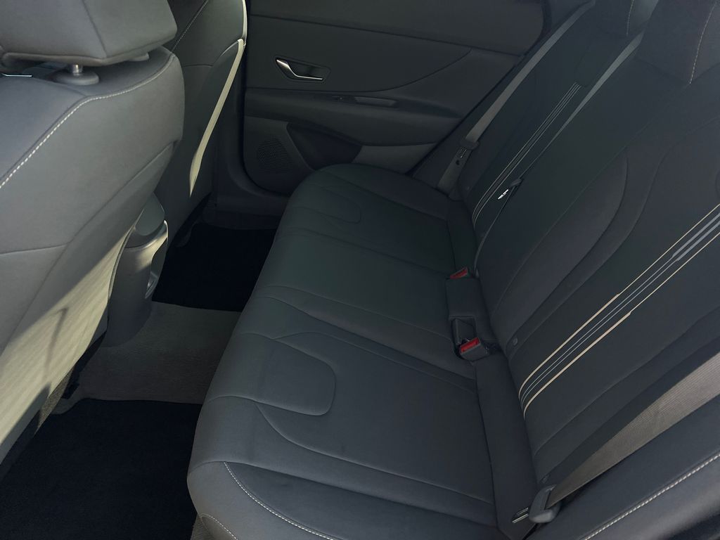 2025 Hyundai Elantra SEL - Photo 15