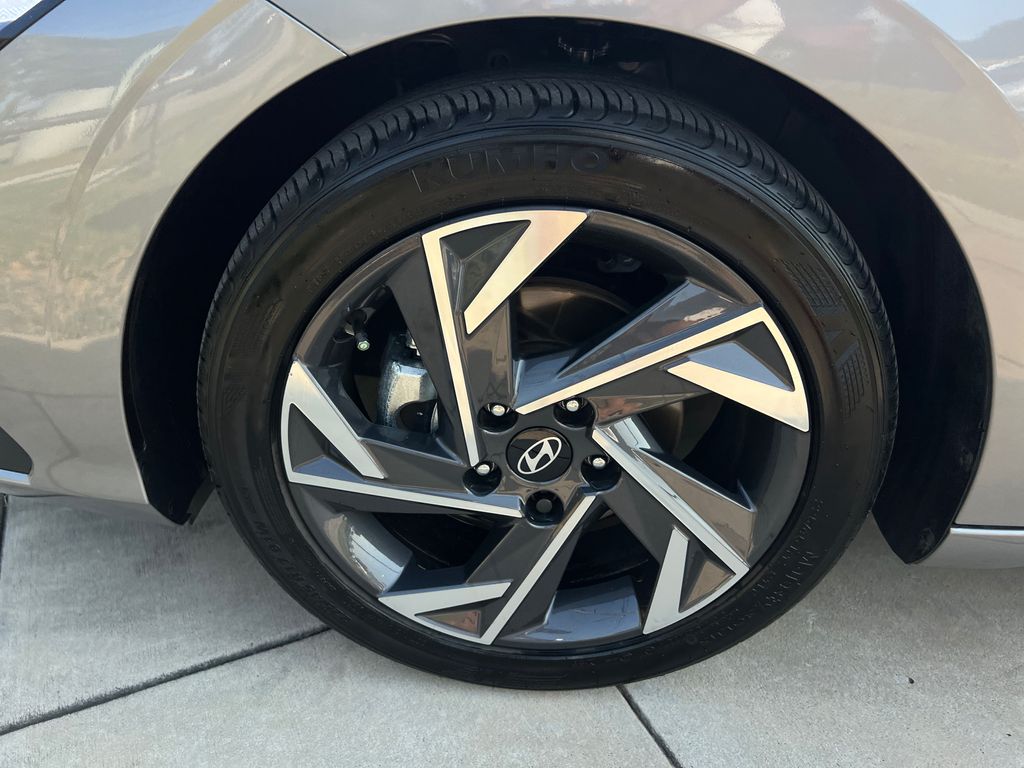 2025 Hyundai Elantra SEL - Photo 23