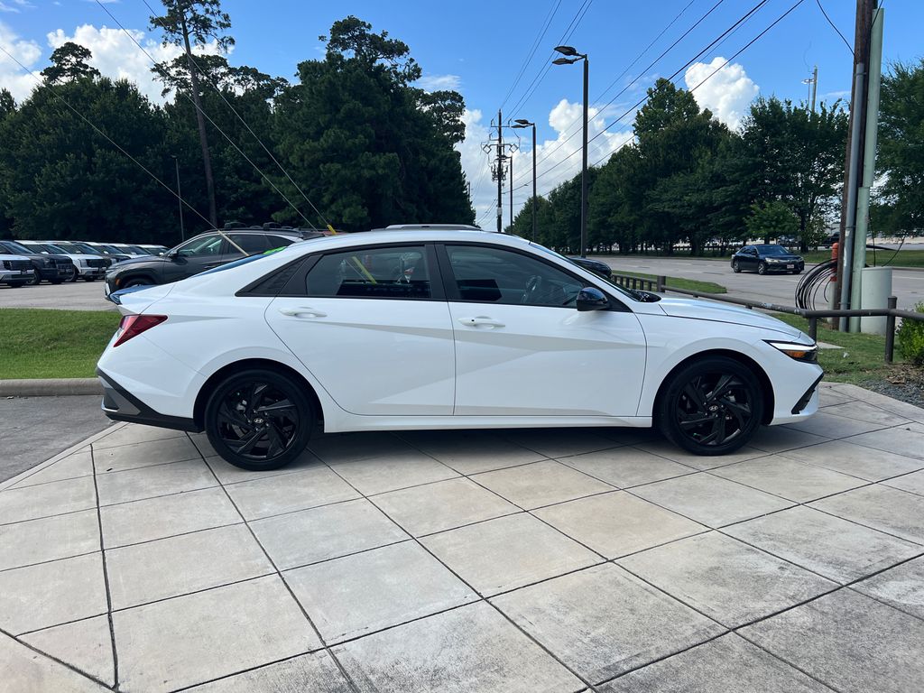 2026 Hyundai Elantra SEL Sport - Photo 4