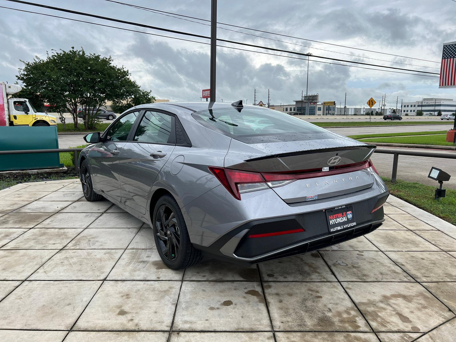 2026 Hyundai Elantra SEL Sport - Photo 13