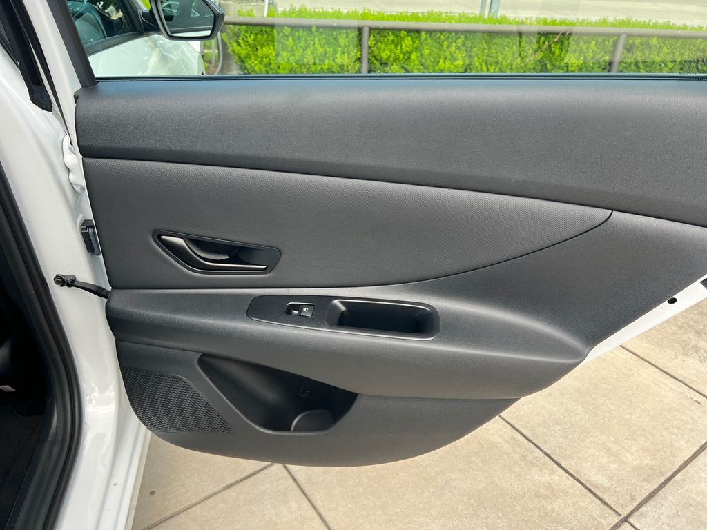 2026 Hyundai Elantra SEL Sport - Photo 9