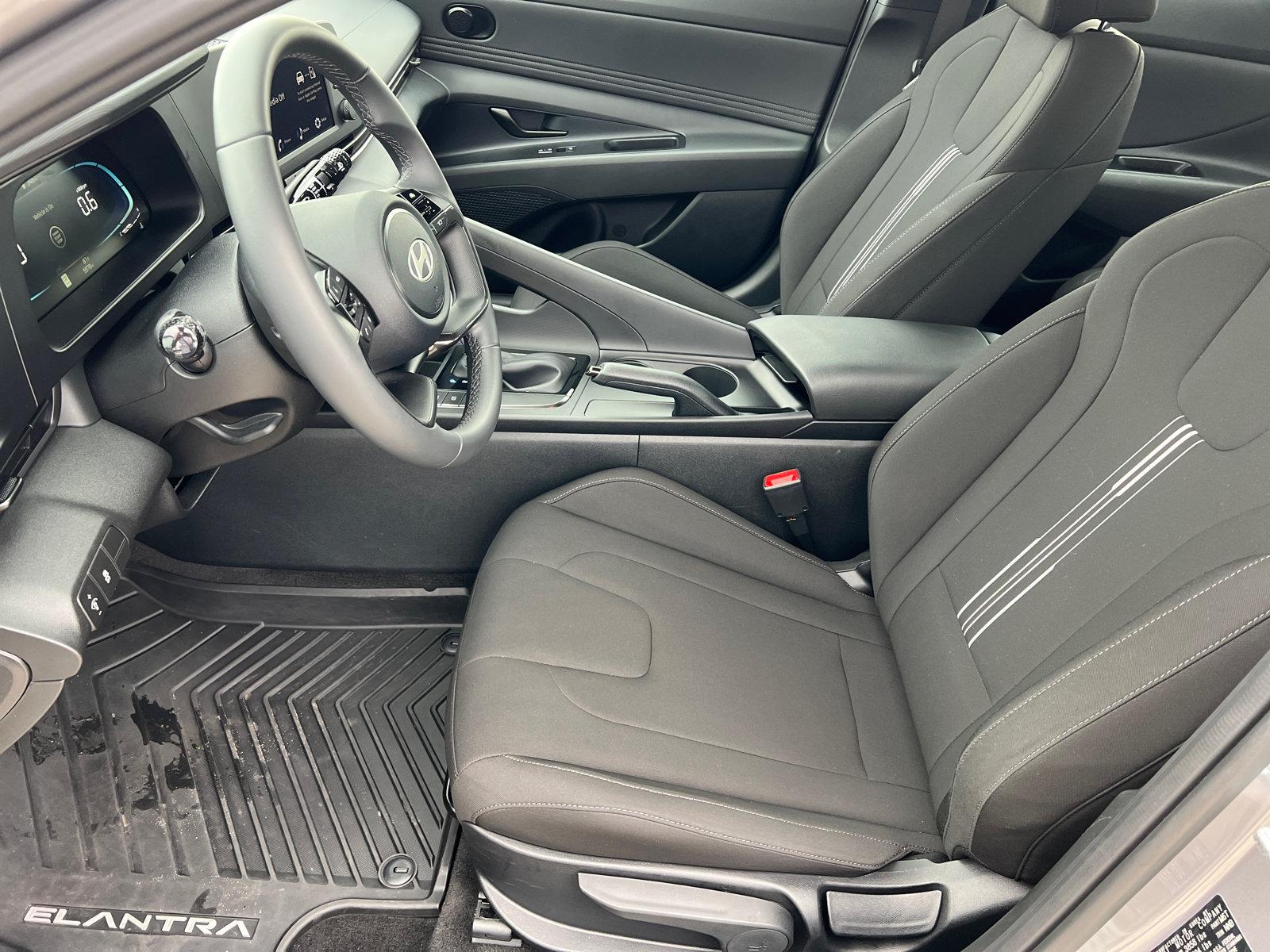 2026 Hyundai Elantra SEL Sport - Photo 17