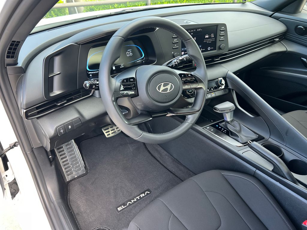 2026 Hyundai Elantra SEL Sport - Photo 18