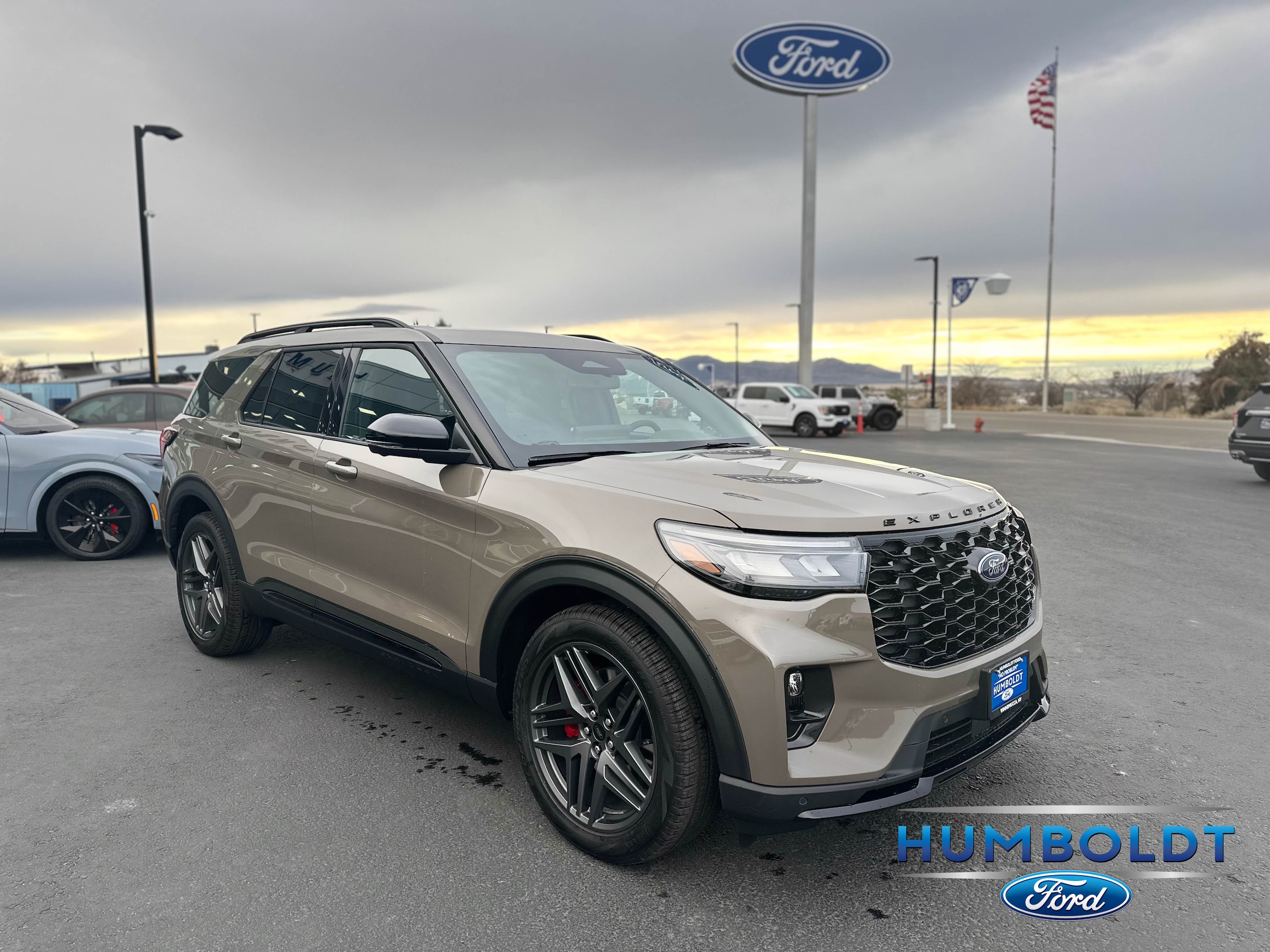 2026 Ford Explorer ST - Photo 3