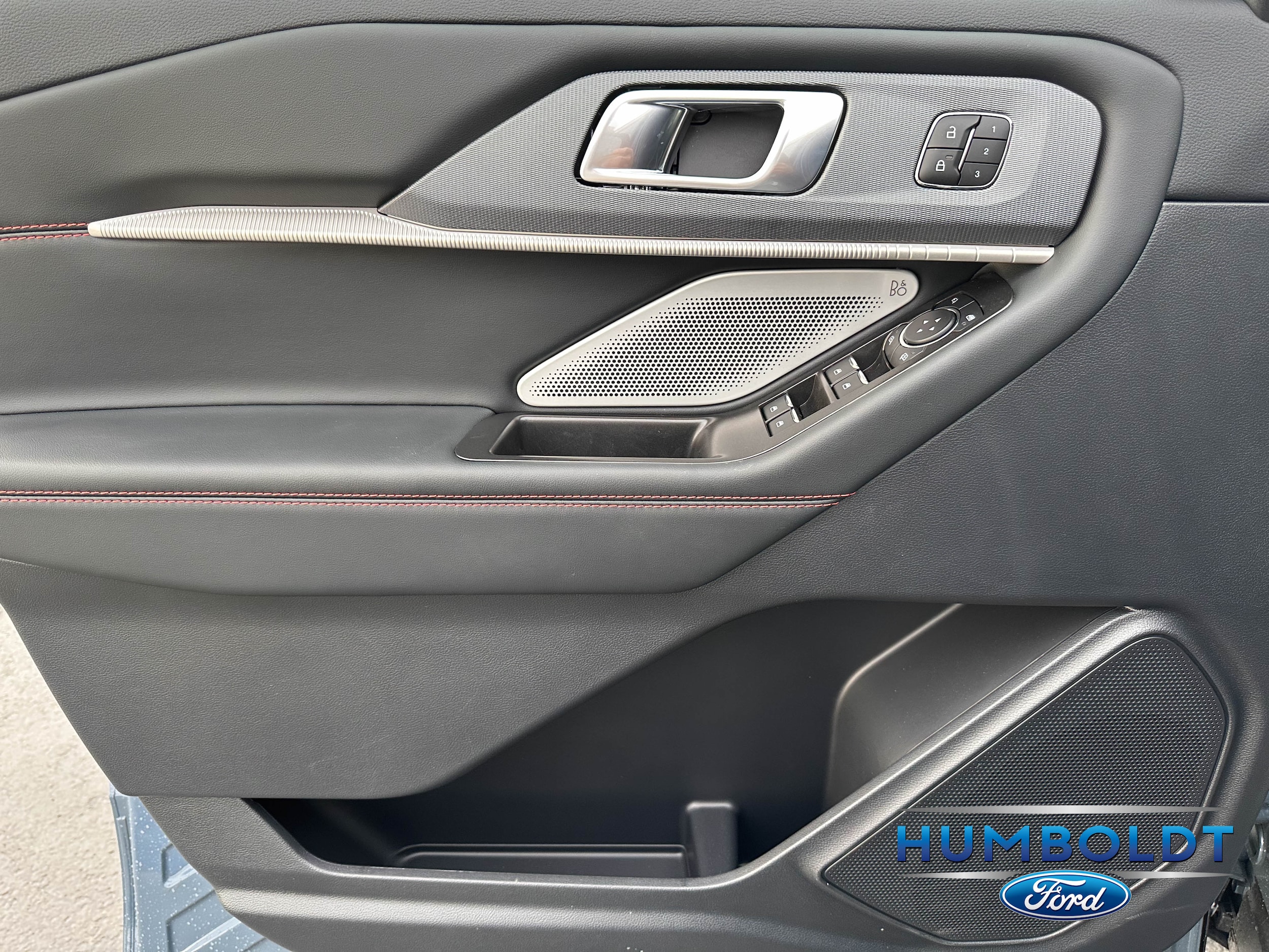 2026 Ford Explorer ST - Photo 10