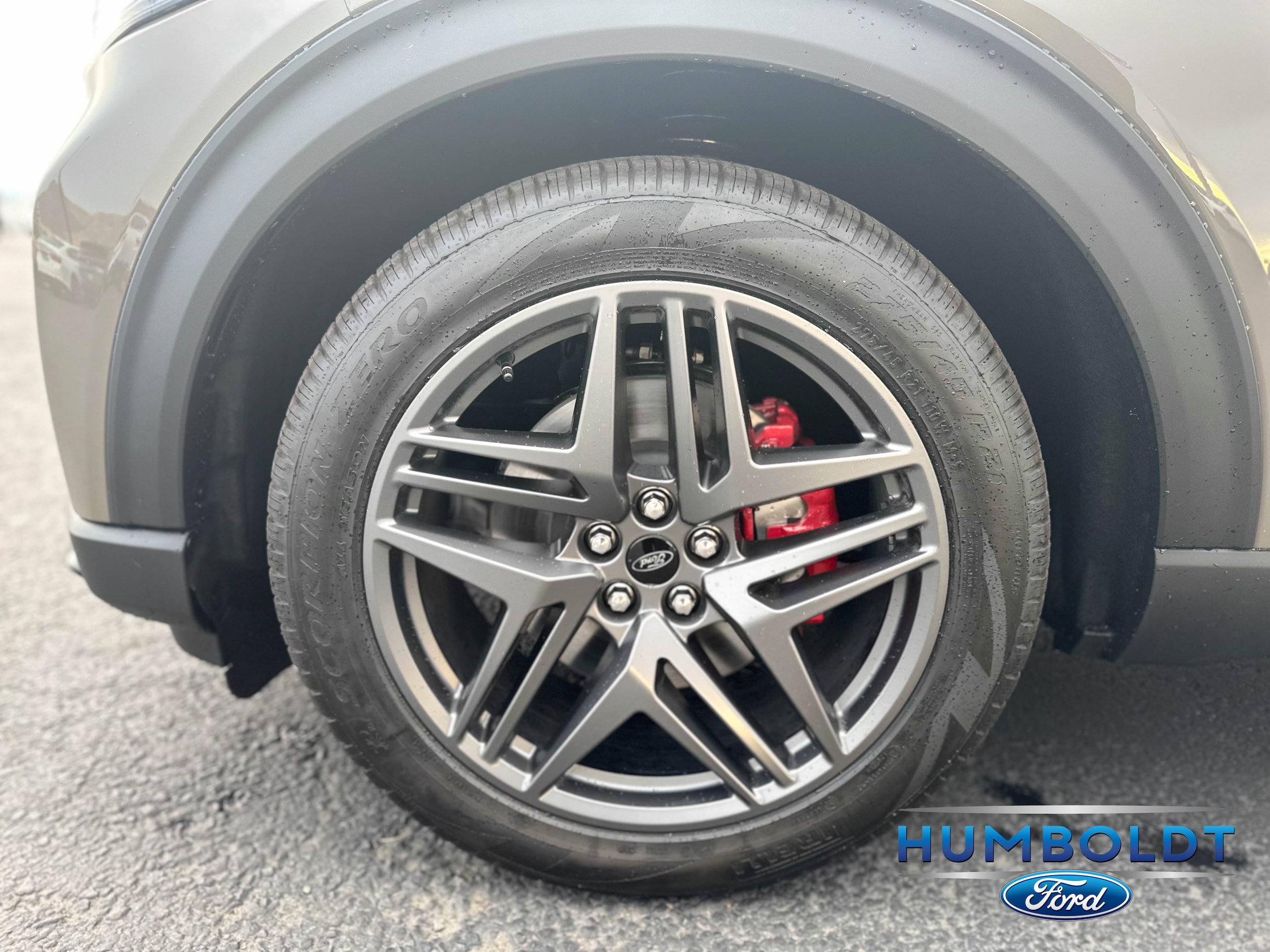 2026 Ford Explorer ST - Photo 10