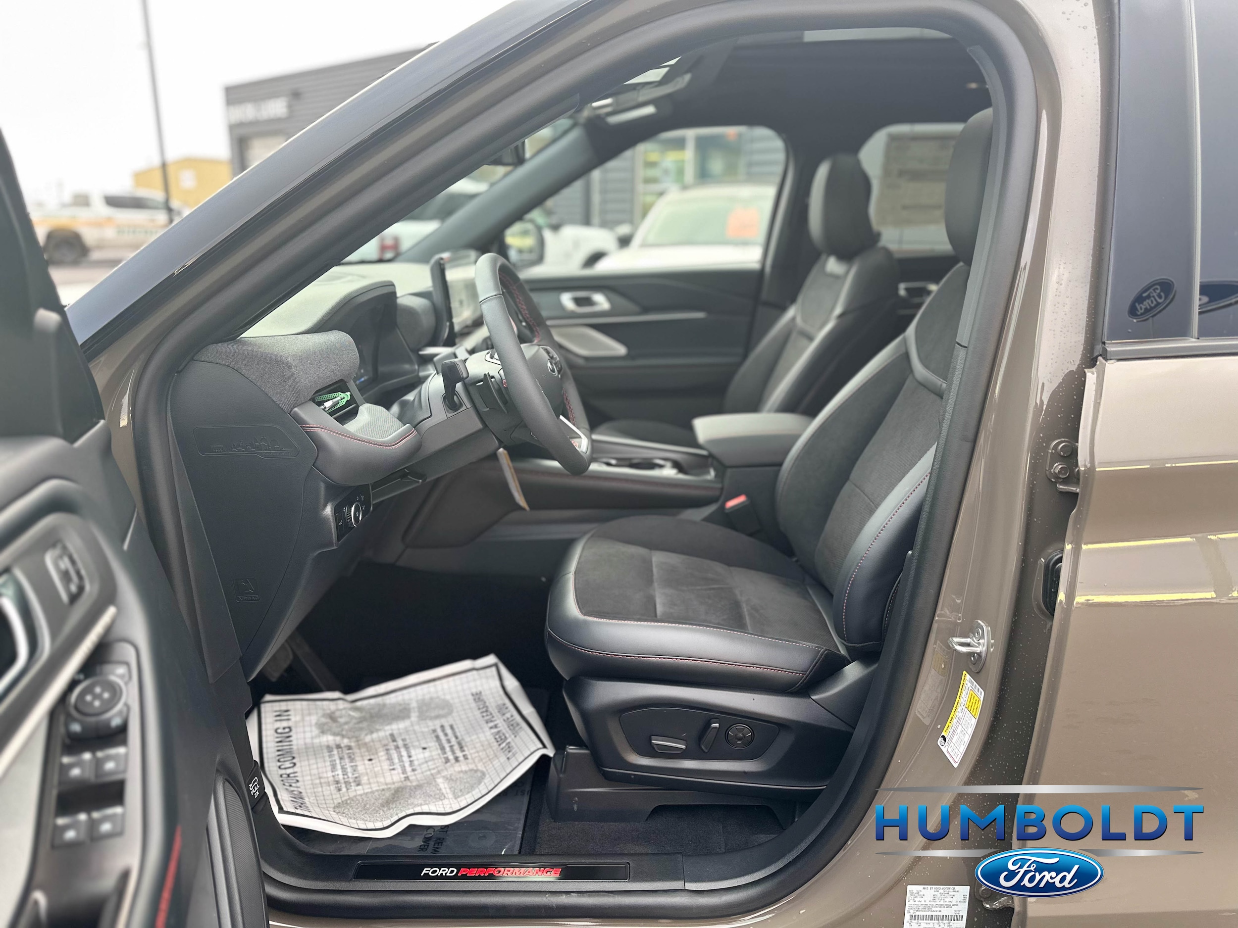 2026 Ford Explorer ST - Photo 14