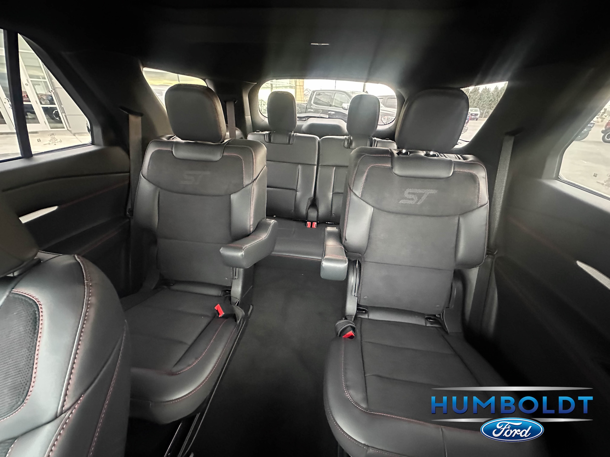 2026 Ford Explorer ST - Photo 17