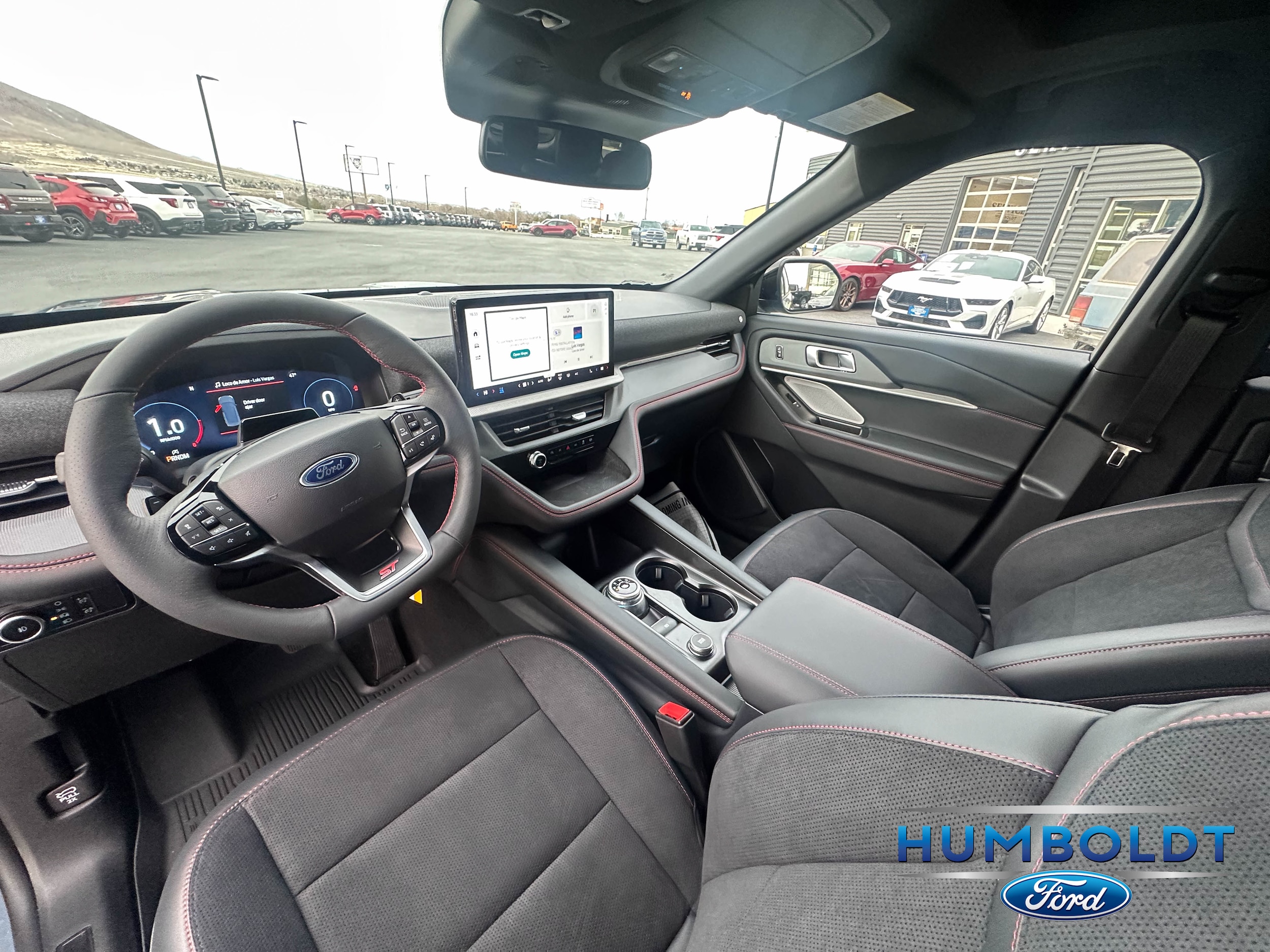 2026 Ford Explorer ST - Photo 15