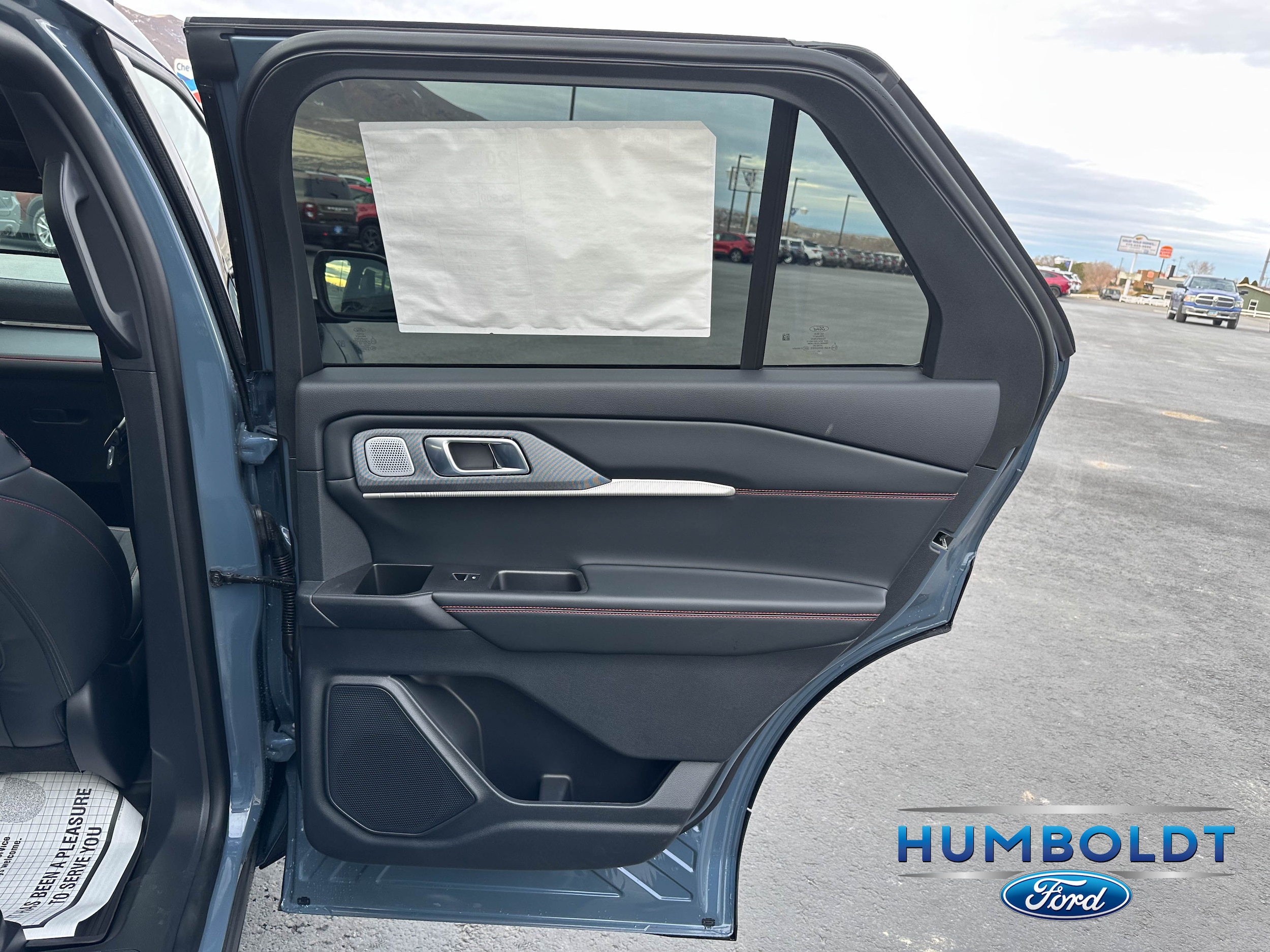 2026 Ford Explorer ST - Photo 27