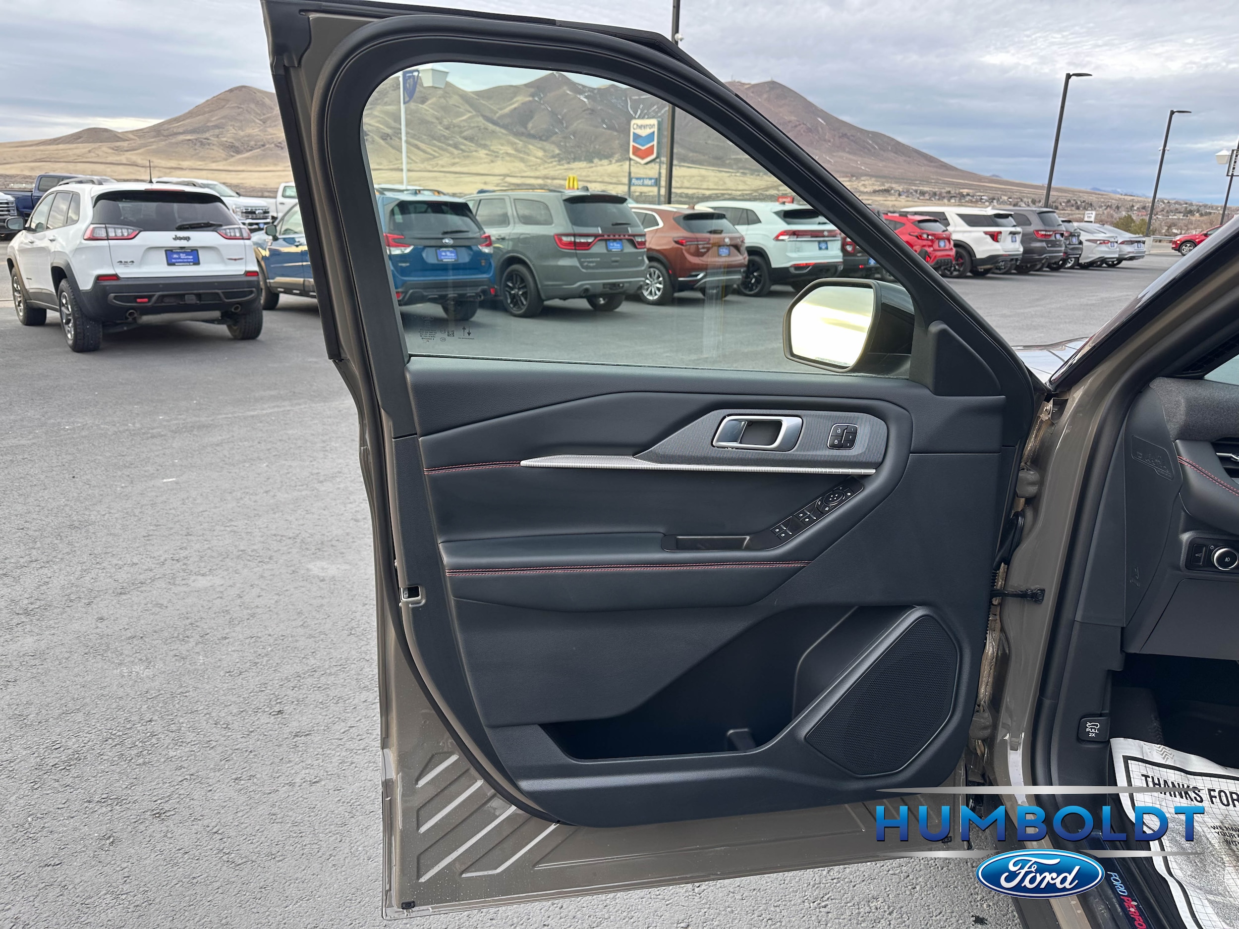 2026 Ford Explorer ST - Photo 10