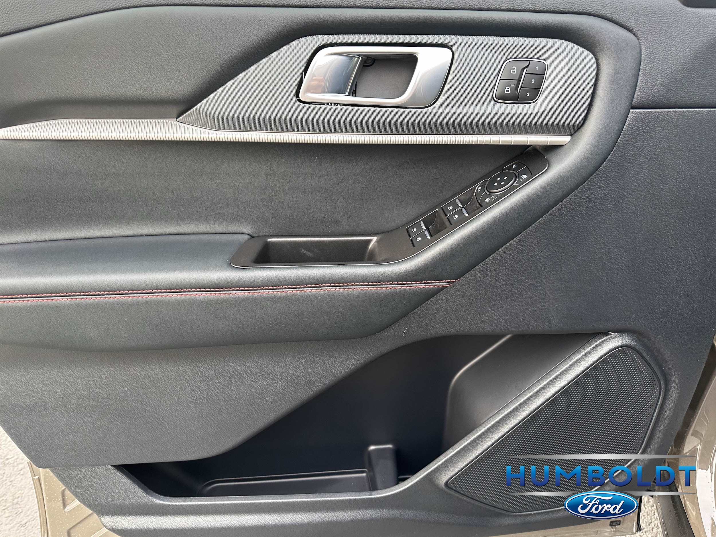 2026 Ford Explorer ST - Photo 11