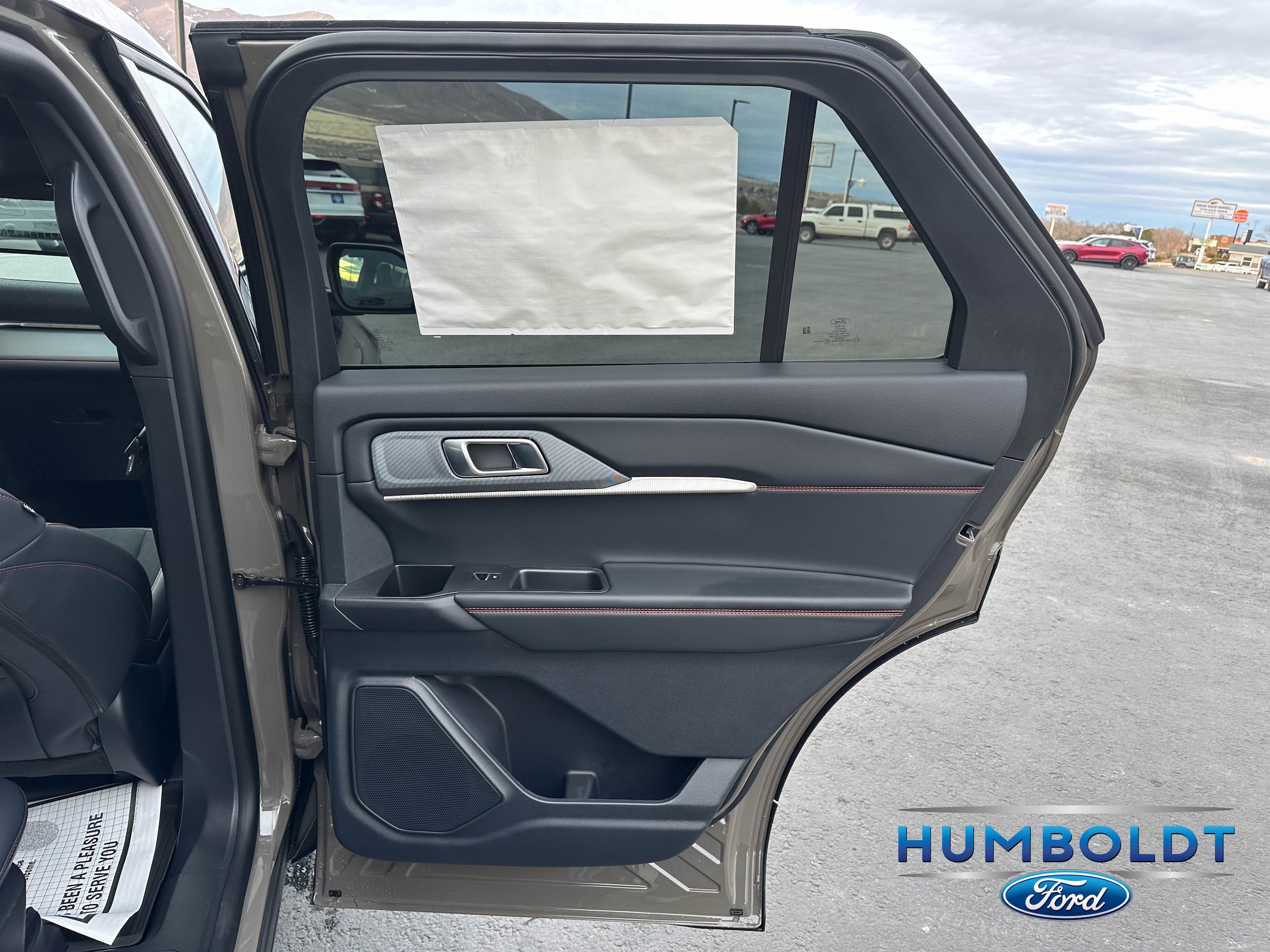 2026 Ford Explorer ST - Photo 27