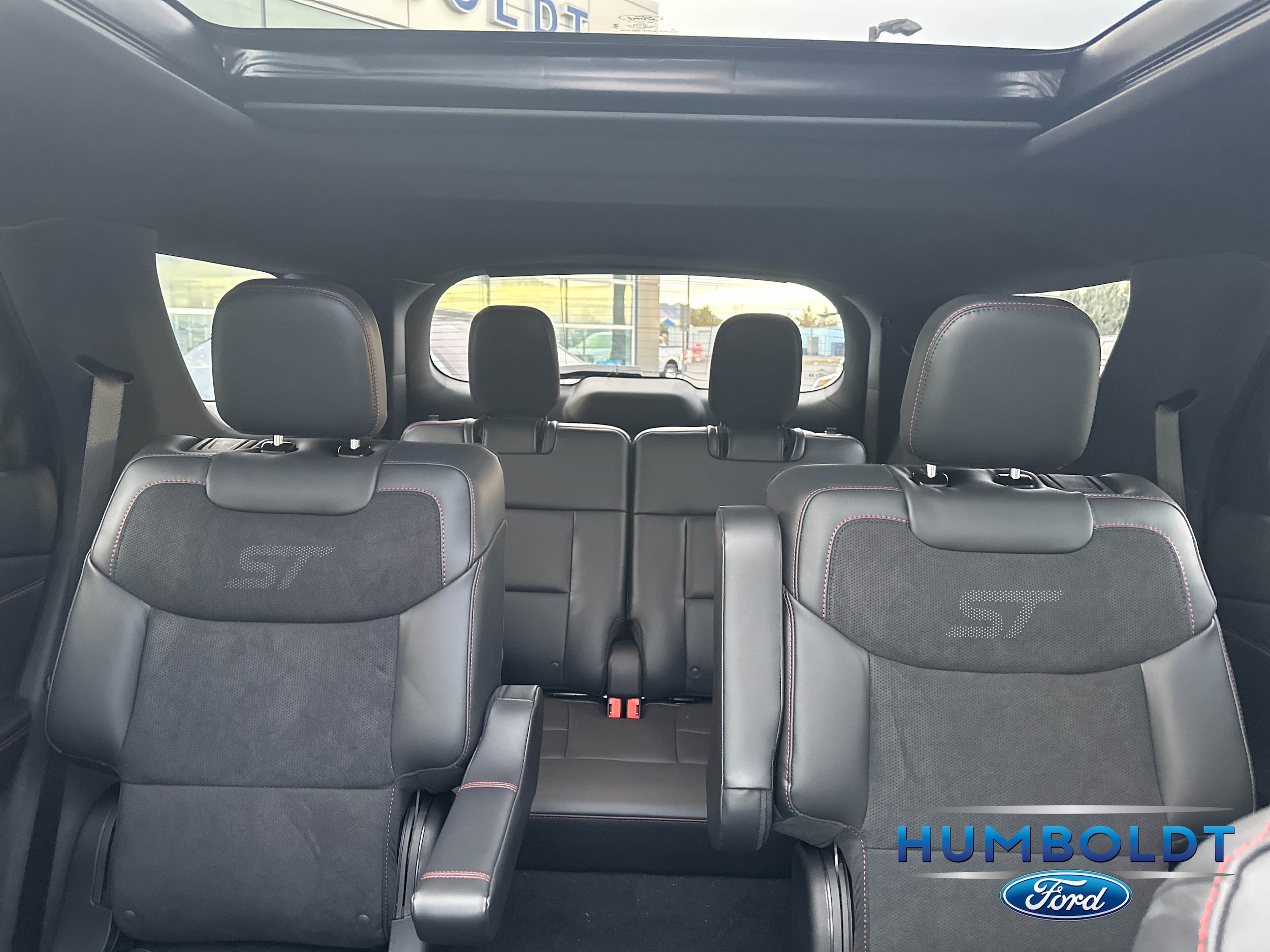 2026 Ford Explorer ST - Photo 30