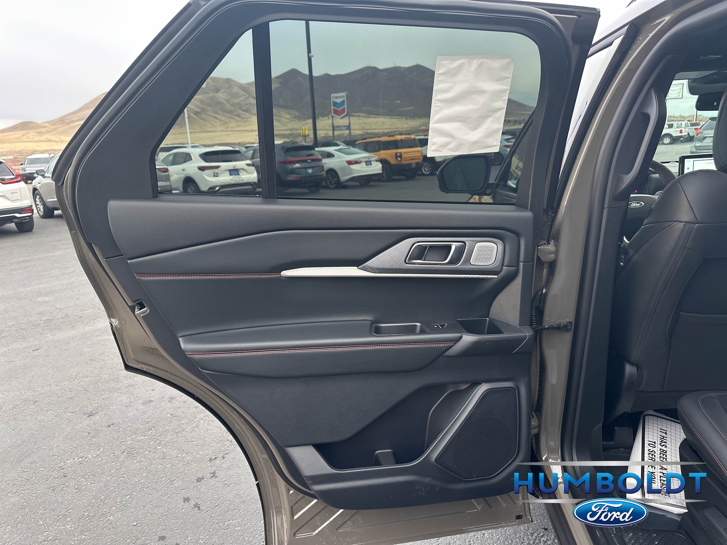 2026 Ford Explorer ST - Photo 27