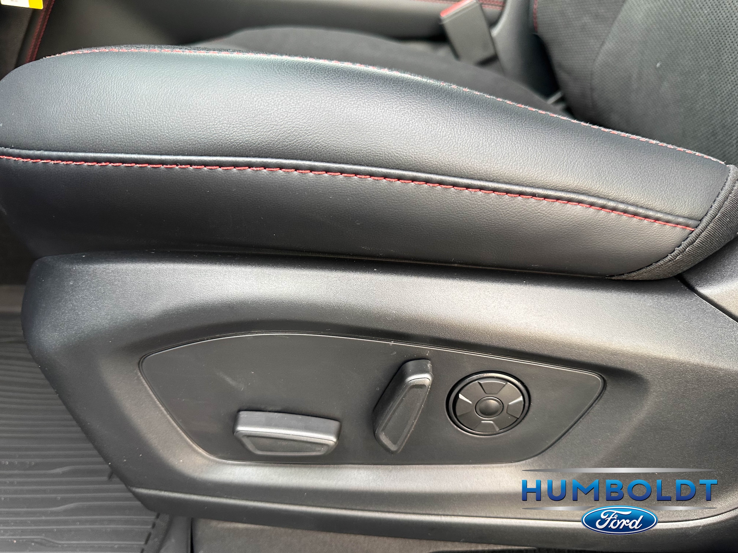 2026 Ford Explorer ST - Photo 12