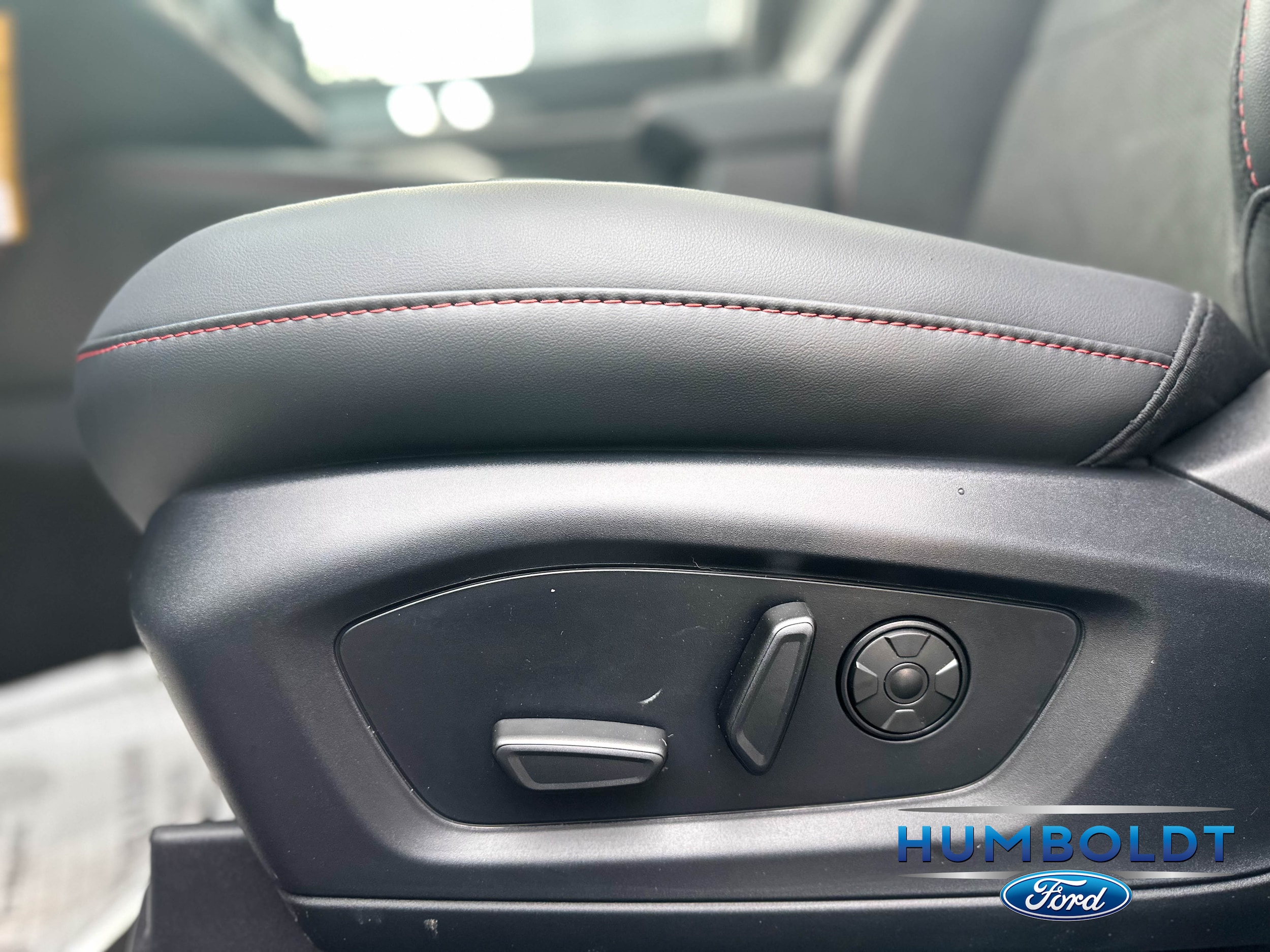 2026 Ford Explorer ST - Photo 15