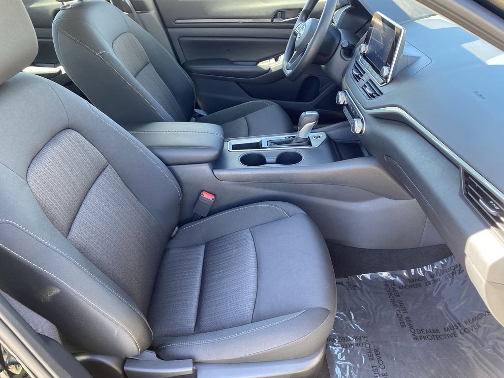 2025 Nissan Altima S - Photo 11