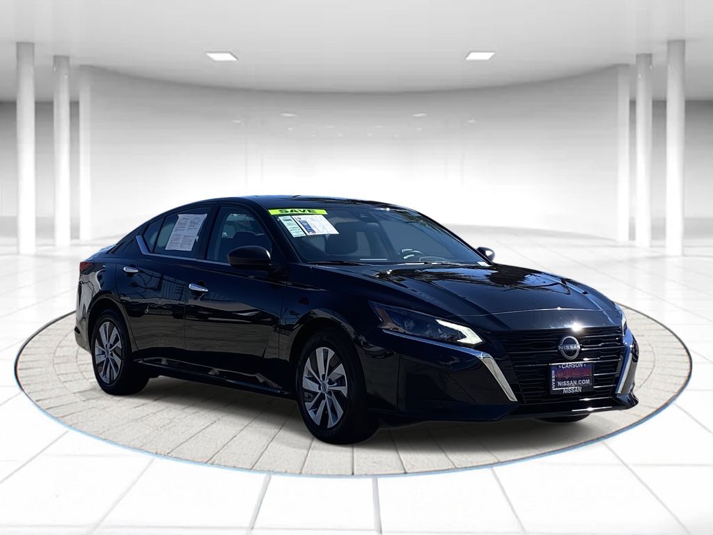 2025 Nissan Altima S - Photo 6