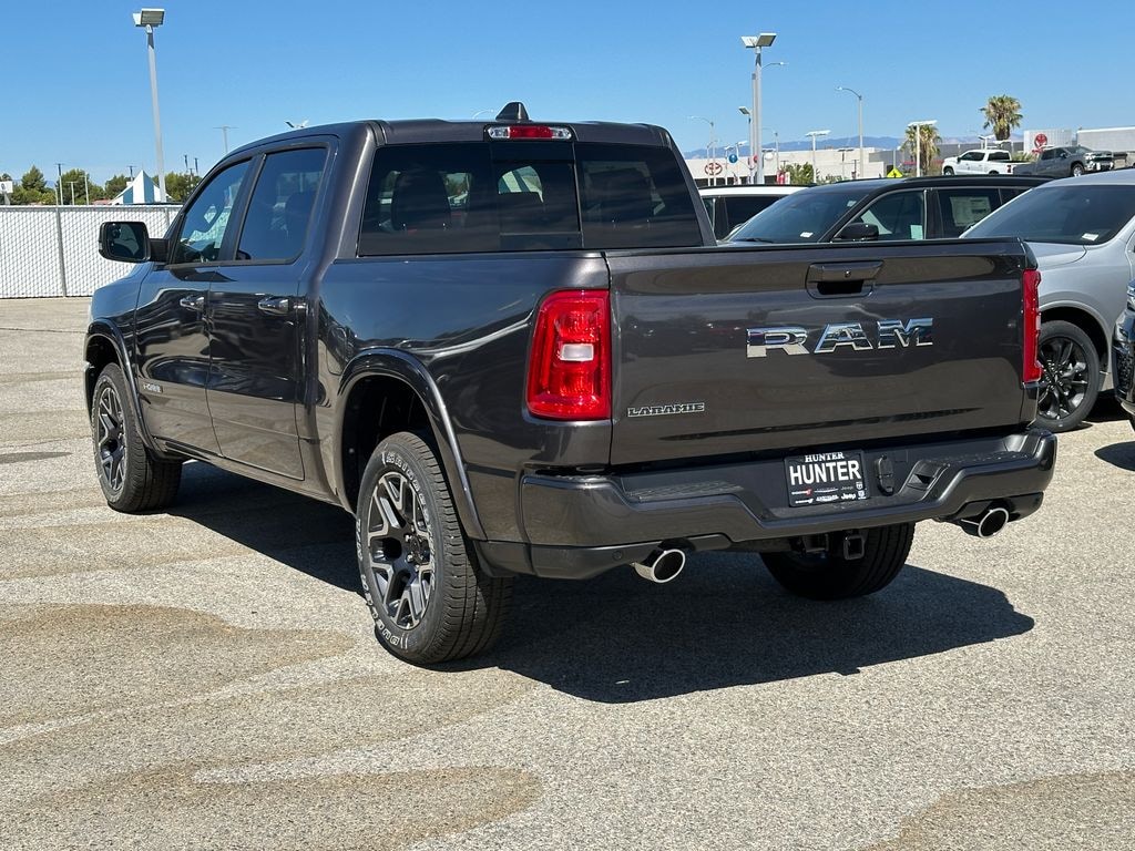 New 2026 Ram 1500 LARAMIE CREW CAB 4X2 5'7 BOX Pickup