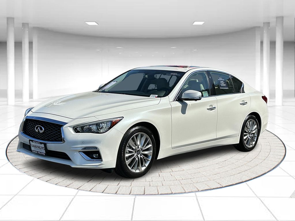 2023 INFINITI Q50 LUXE