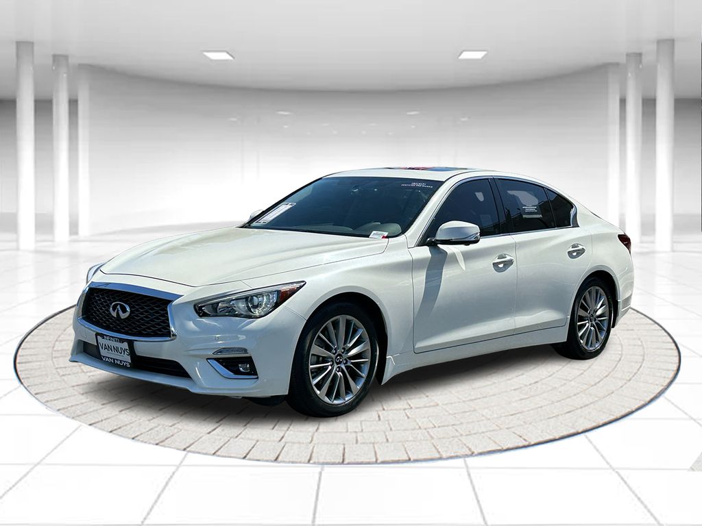 2023 INFINITI Q50 LUXE