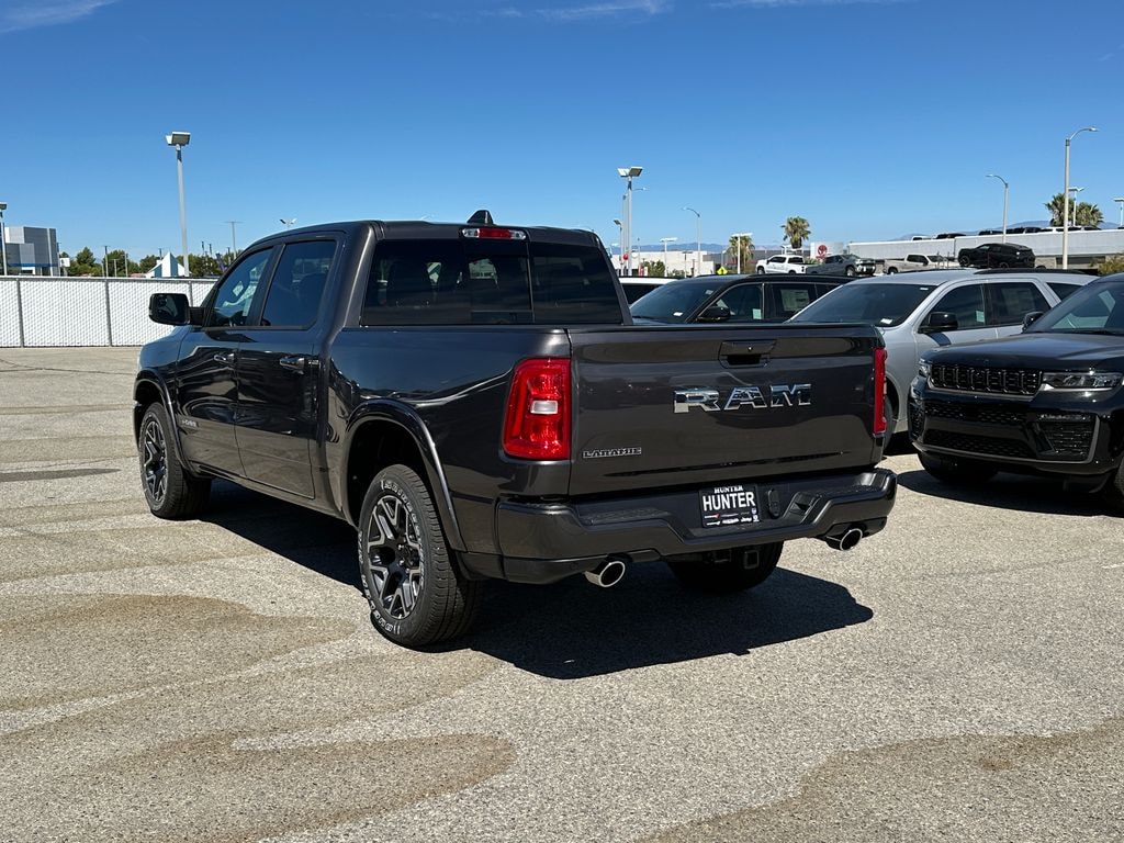 New 2026 Ram 1500 LARAMIE CREW CAB 4X2 5'7 BOX Pickup