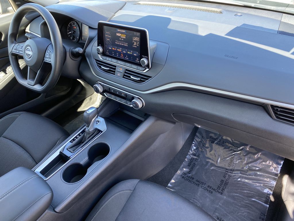 2025 Nissan Altima S - Photo 10