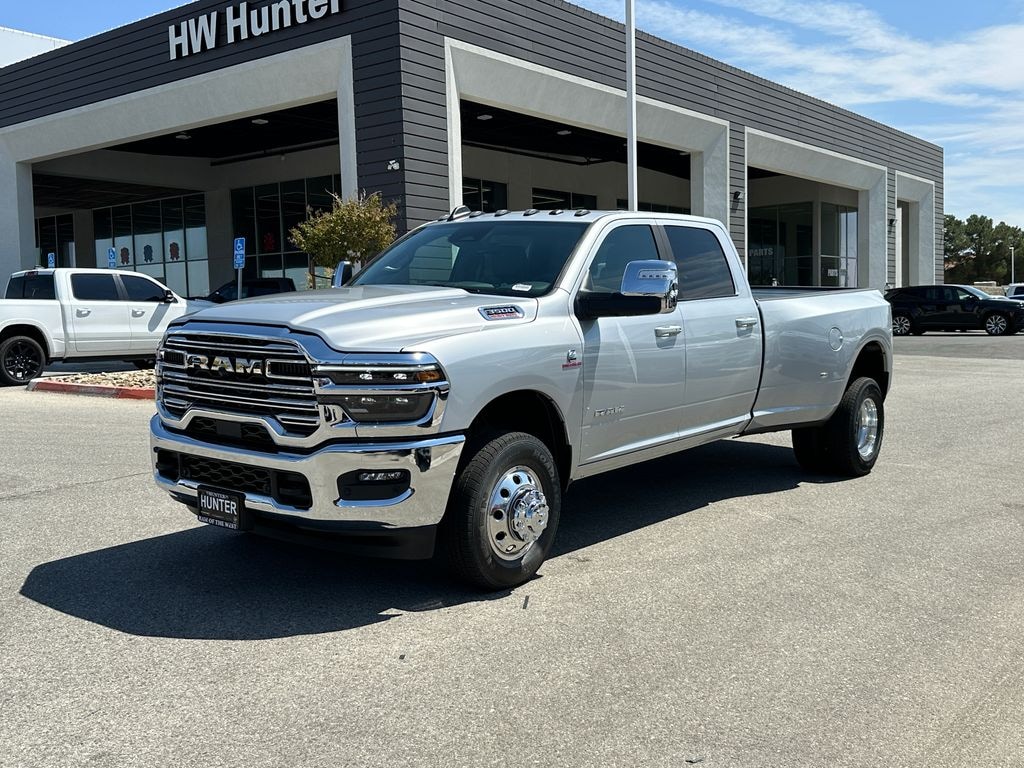 New 2026 Ram 3500 LARAMIE CREW CAB 4X4 8' BOX Pickup