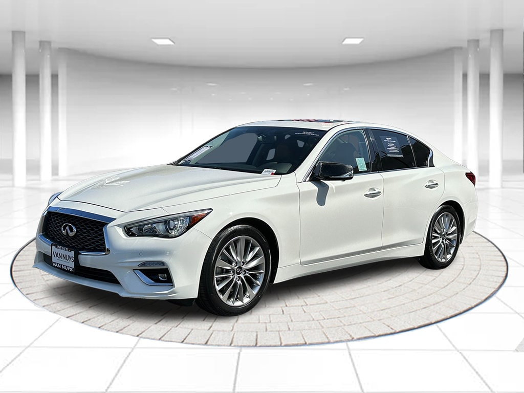 2023 INFINITI Q50 LUXE