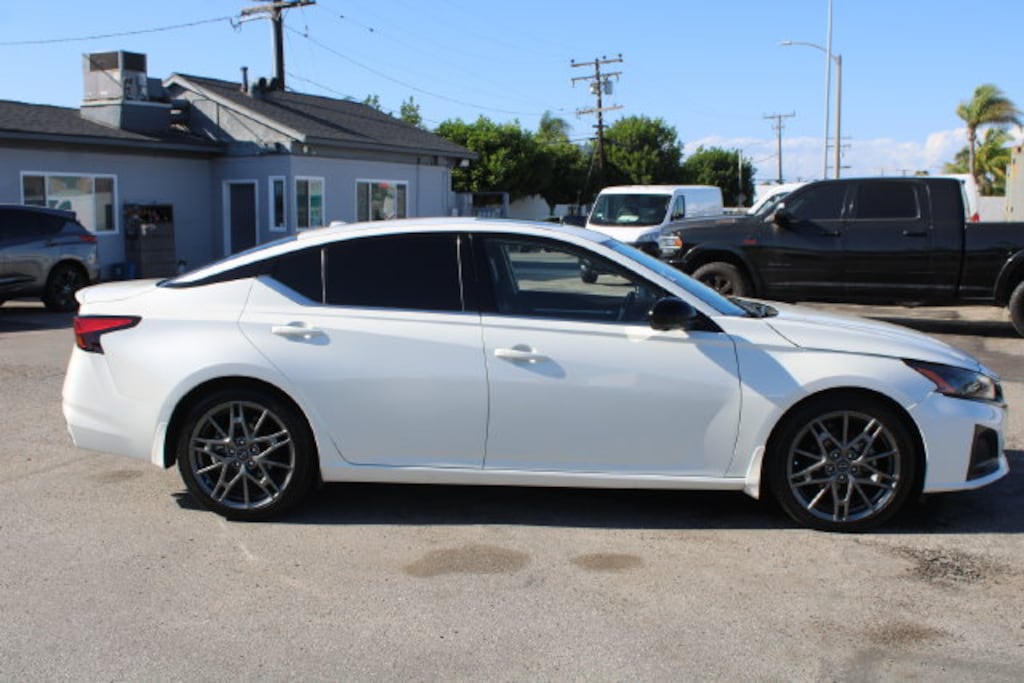 Used 2023 Nissan Altima 2.0 SR Sedan