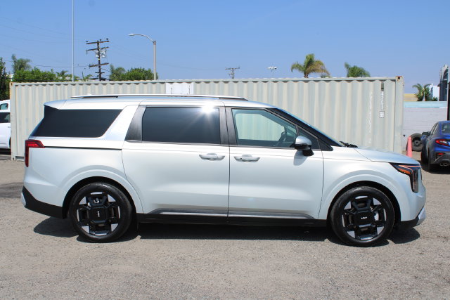 Used 2025 Kia Carnival EX Minivan/Van