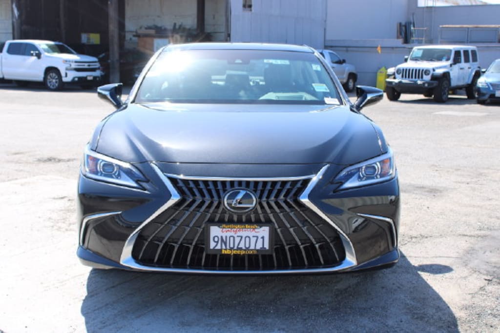 Used 2024 Lexus ES 350 Sedan