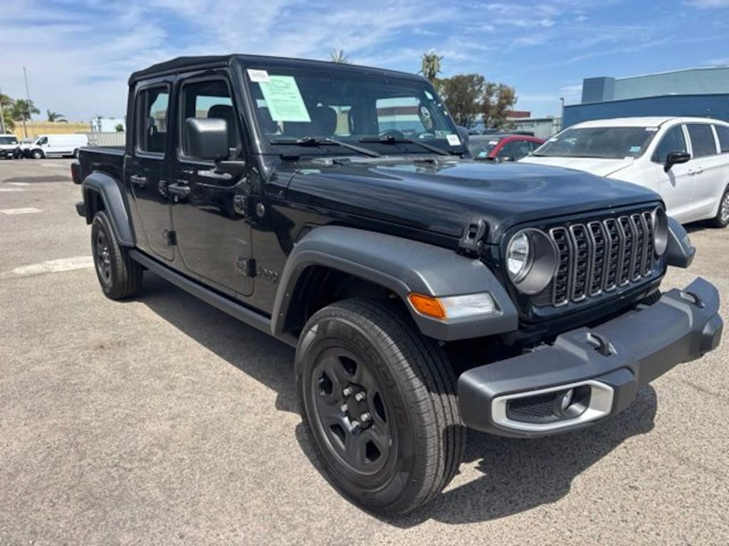 Used 2024 Jeep Gladiator Sport Truck
