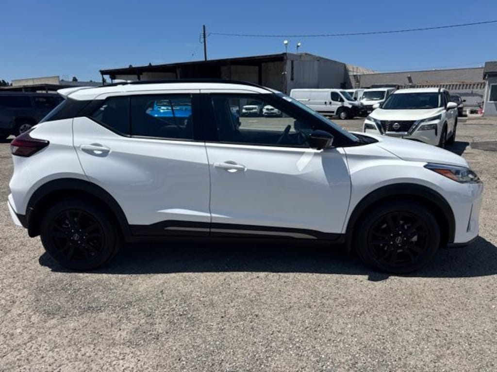 Used 2022 Nissan Kicks SR SUV