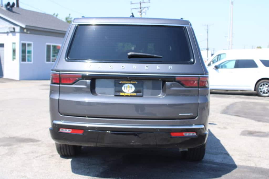 Used 2024 Jeep Wagoneer L Series II SUV