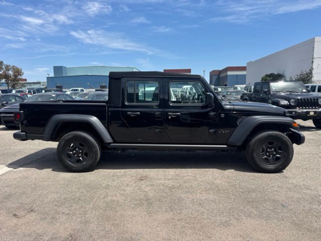 Used 2024 Jeep Gladiator Sport Truck