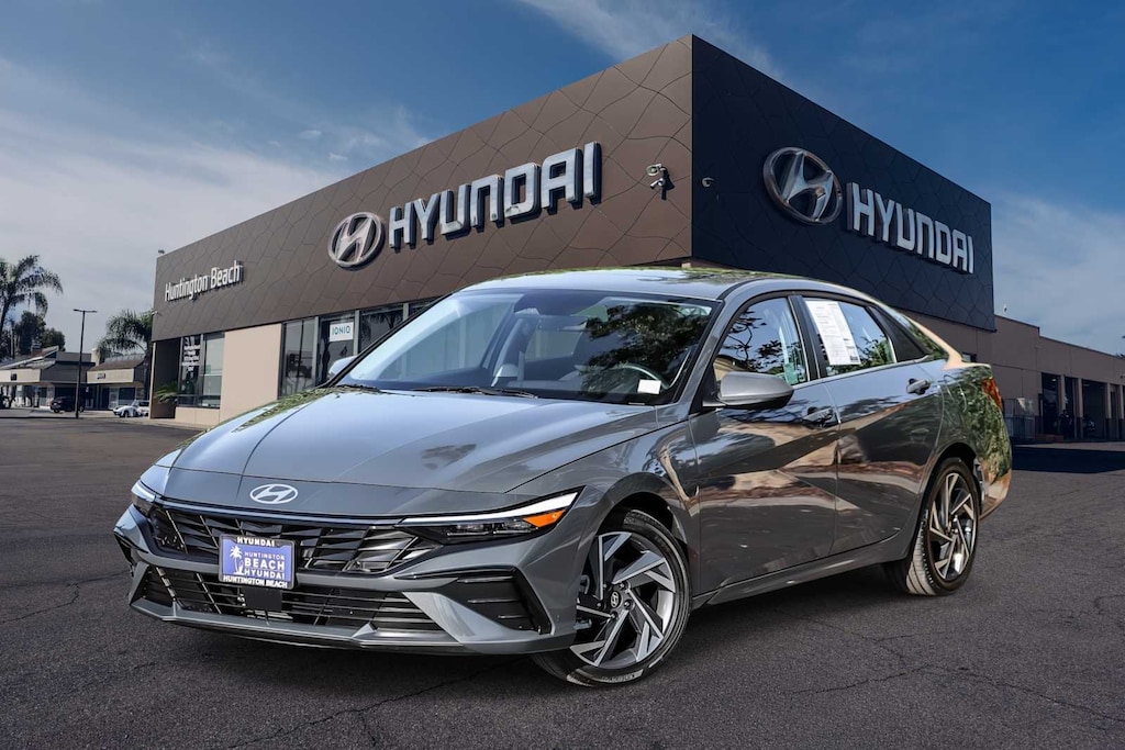 Certified 2025 Hyundai Elantra SEL Convenience Sedan