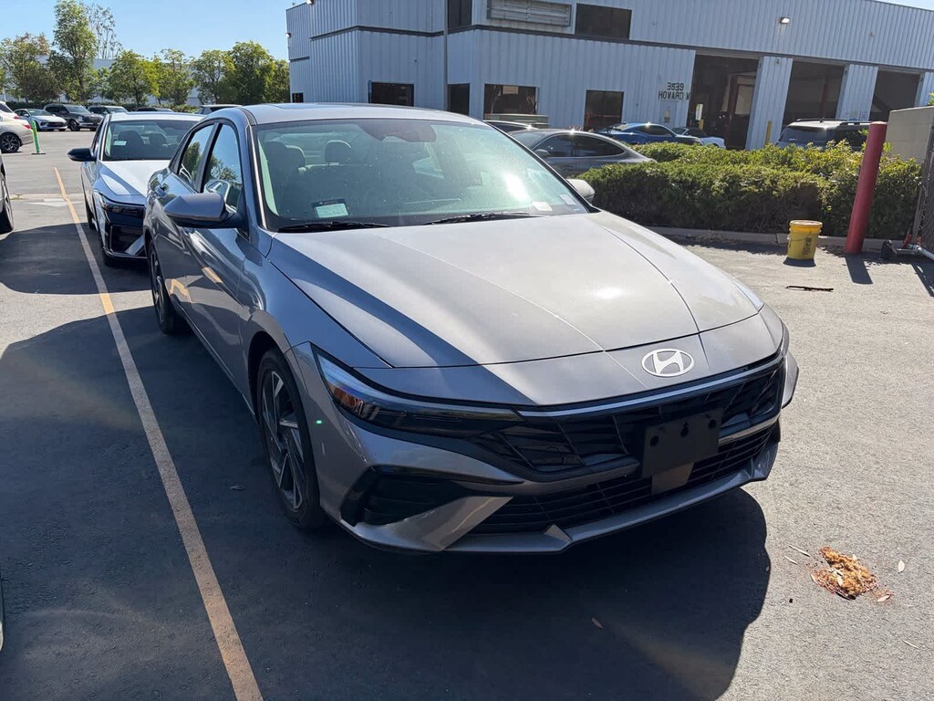 Certified 2025 Hyundai Elantra Limited Sedan