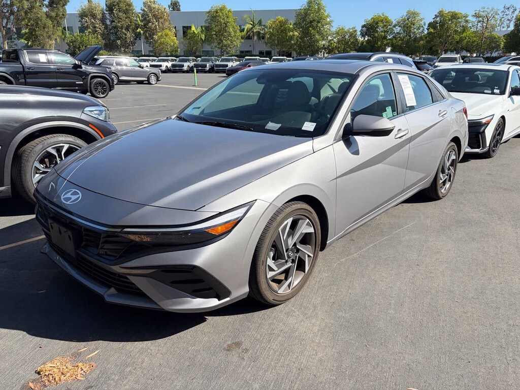 Certified 2025 Hyundai Elantra Limited Sedan
