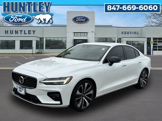 2022 Volvo S60 Momentum